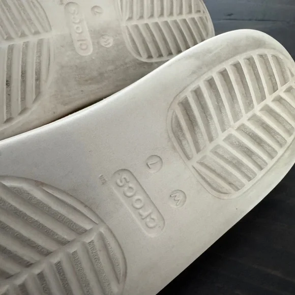 Crocs Glitter Slide Sandals Champagne Gold Platform Comfort Women’s 7 - Picture 8 of 8